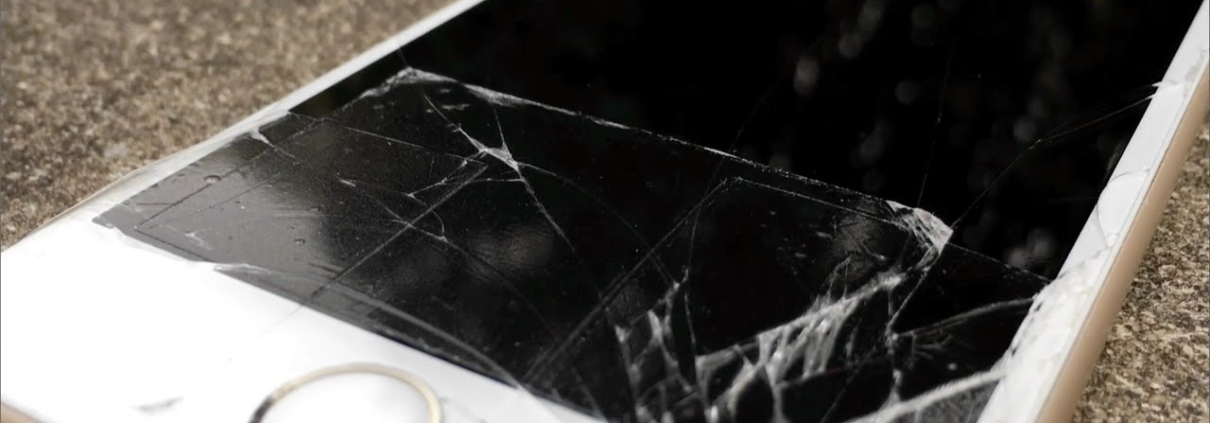 iPhone com tela quebrada tem conserto - Akira